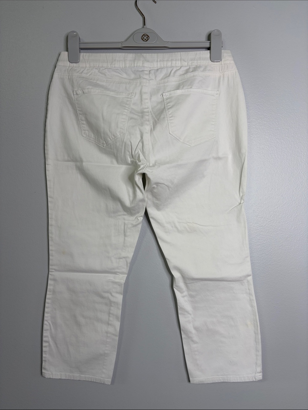 lei White Women's Stretch Capri Pants Size 11